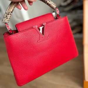 Louis Vuitton
Taurillon Leather Capucines BB